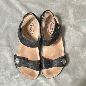 Taos Footwear Black Sandals